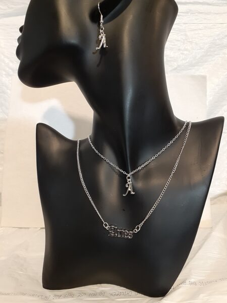 Silver letter necklace set/w zodiac sign